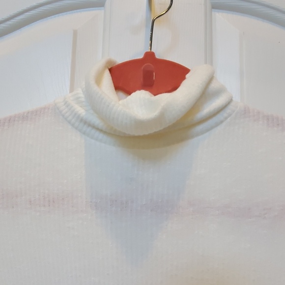 Cute turtle neck - Picture 3 of 3